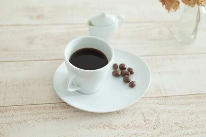 チョコレートのカフェインがもたらす効果とは。脂肪燃焼、疲労回復…取り過ぎのデメリットも