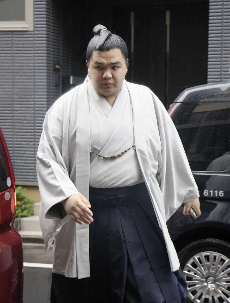 日本相撲協会のコンプライアンス委員会を終え、宮城野部屋に戻った幕内北青鵬