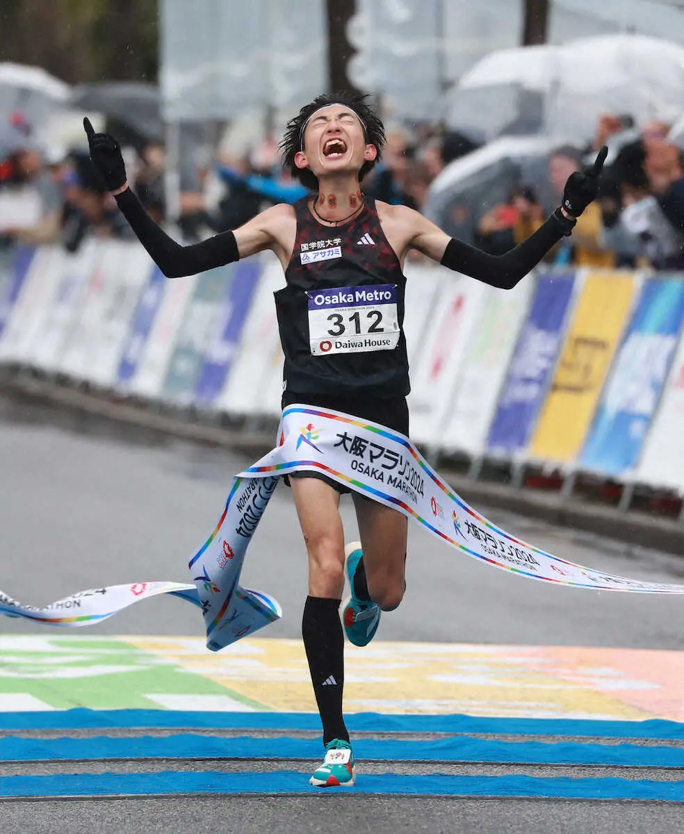 ＜大阪マラソン2024＞初マラソンで優勝を飾った国学院大・平林清澄（撮影・中辻　颯太）