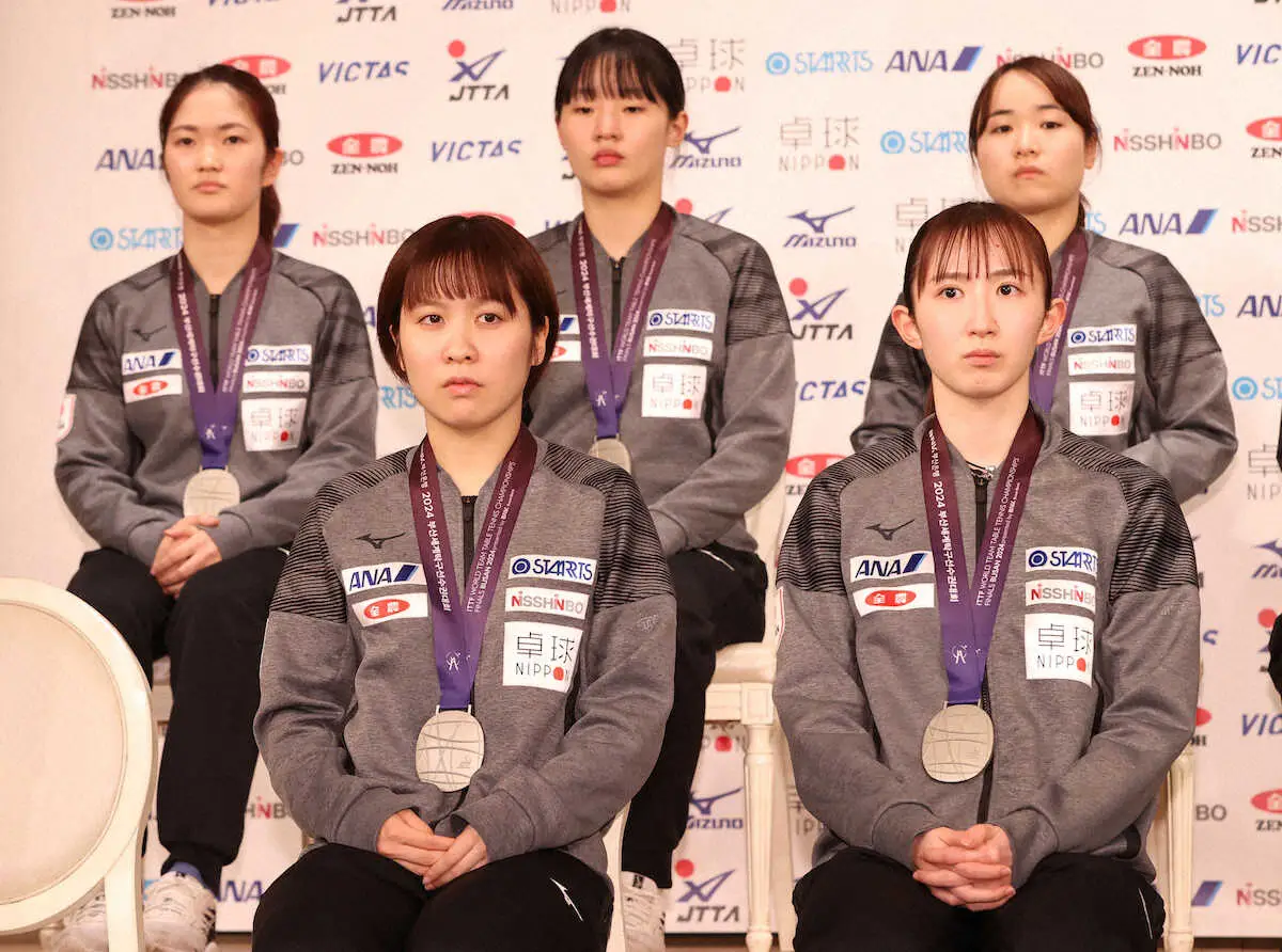 卓球日本代表が帰国会見　平野美宇、パリへ闘志「金を獲れるように」世界選手権団体戦で銀
