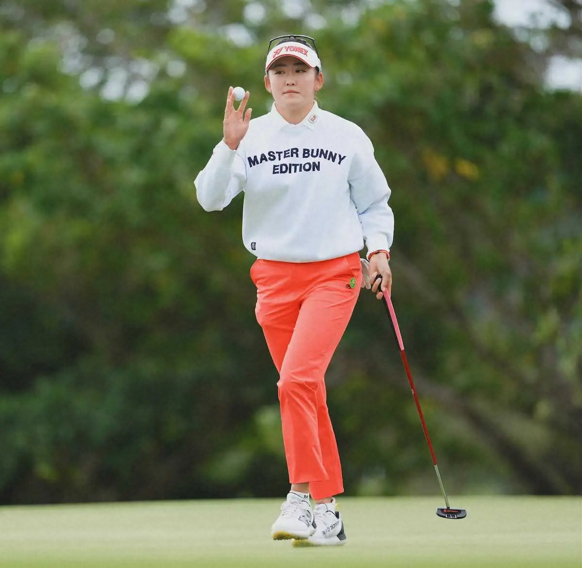 岩井千怜が大会新記録の通算18アンダーで今季初優勝　2打差2位に西郷真央　国内女子ゴルフ