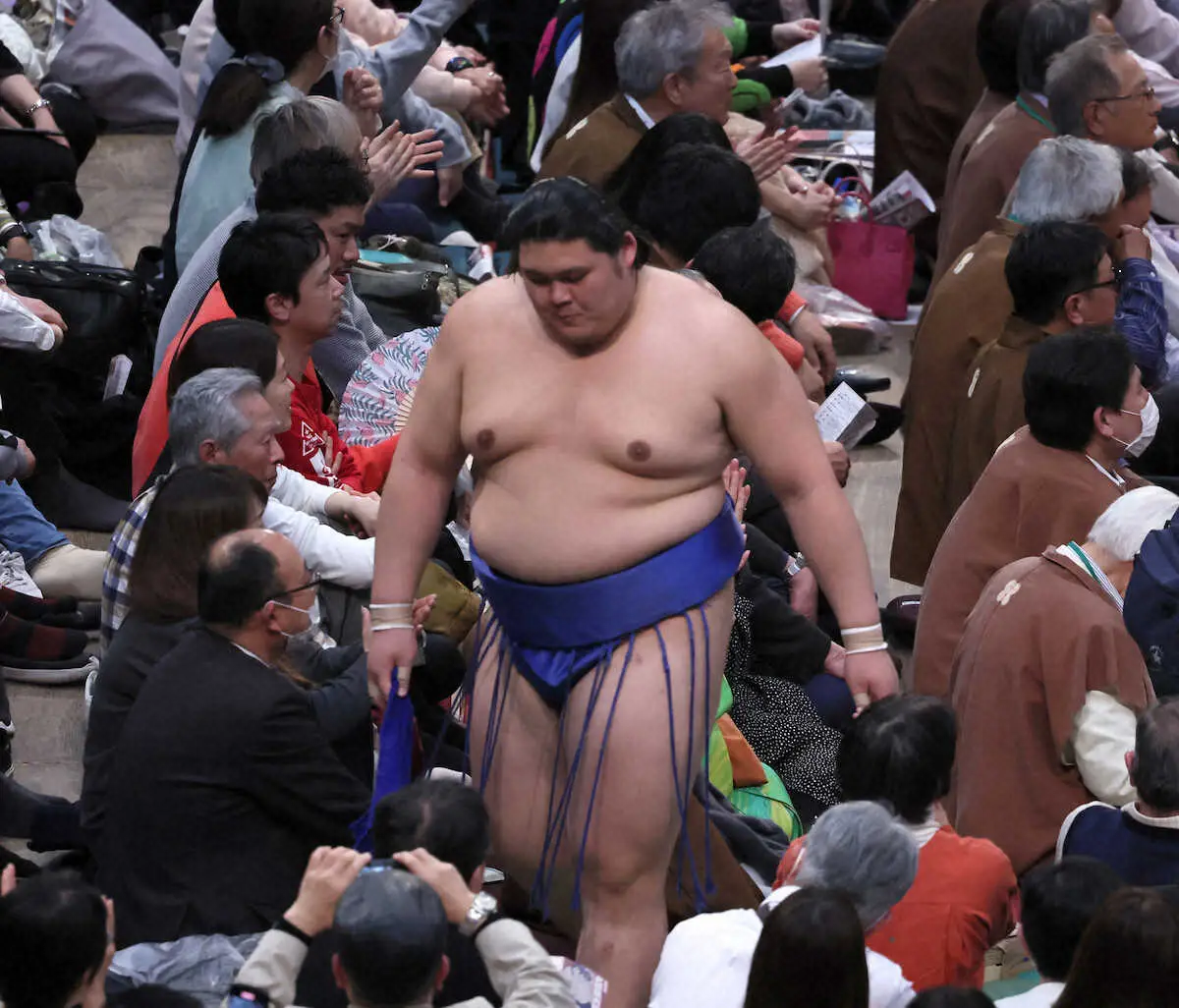 大の里　全勝の尊富士に押し出され2敗に後退「最低の相撲」　11日目の貴景勝戦へ「明日は何も考えず」