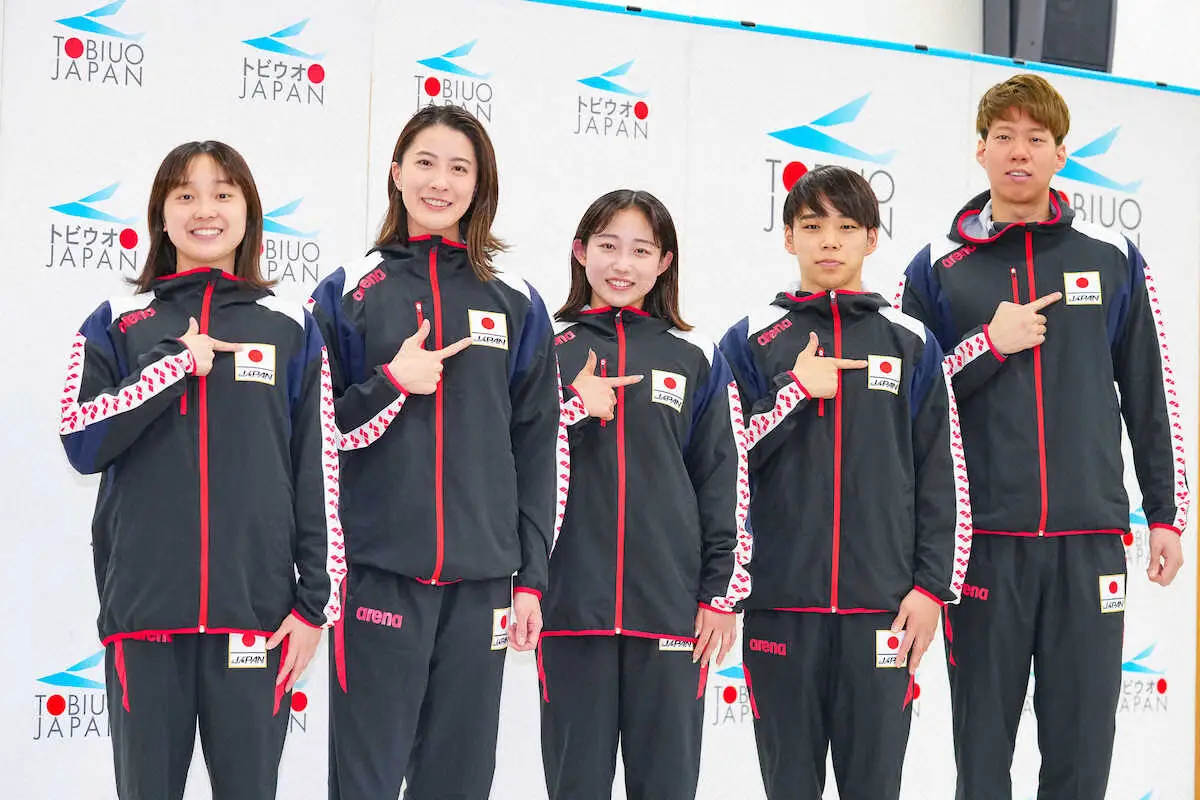 17歳・成田　パリ五輪へ堂々宣言「メダル争いに加わりたい」　パリ五輪競泳日本代表27人発表