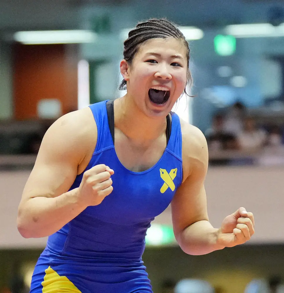 【レスリング】慶大女子初の五輪代表・尾崎野乃香　68キロ級初の国際大会で圧勝V　アジア選手権