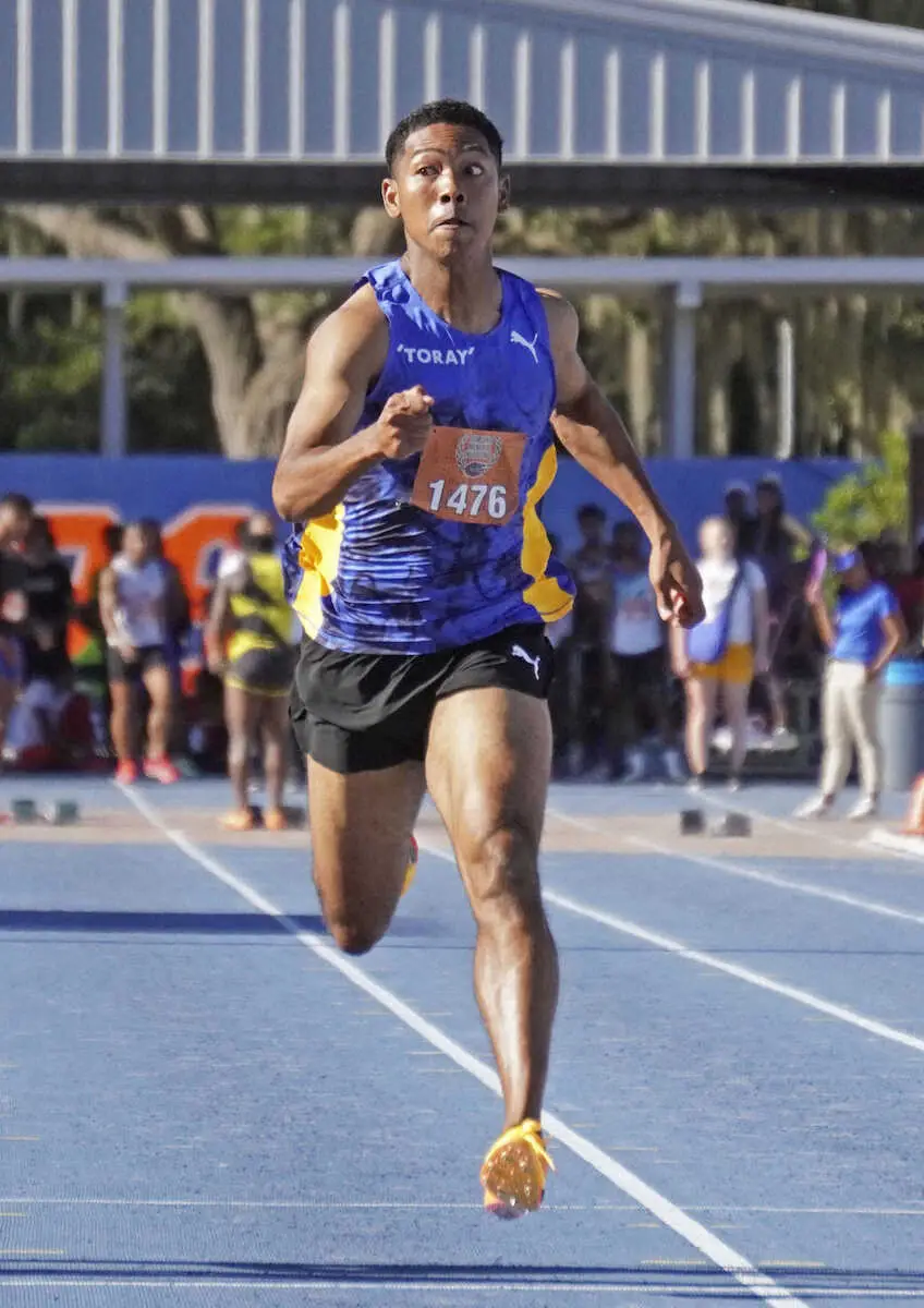 ゲインズビルで行われた競技会の男子100メートルで、10秒04をマークしたサニブラウン（共同）