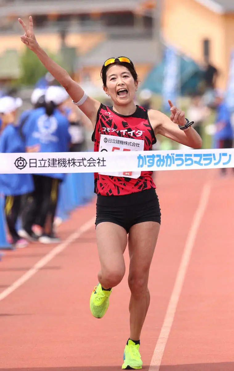 女子フルマラソンは松村幸栄が連覇「どこまでも優勝したい」かすみがうらマラソン2024
