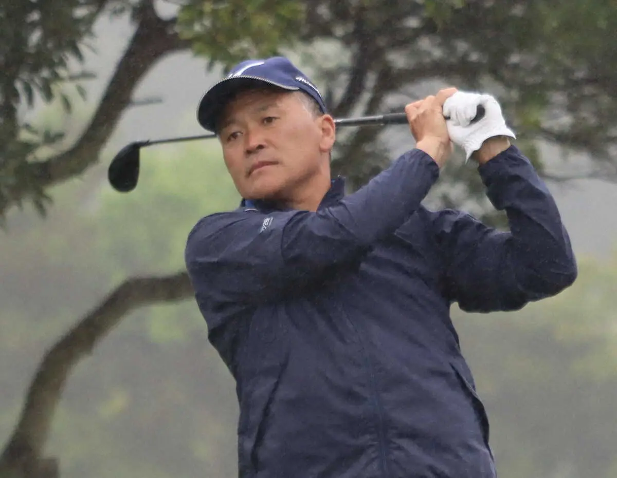 大会最年長55歳、初出場の手嶋多一が8アンダーで単独首位発進　ゴルフ下部ツアーi　Golf