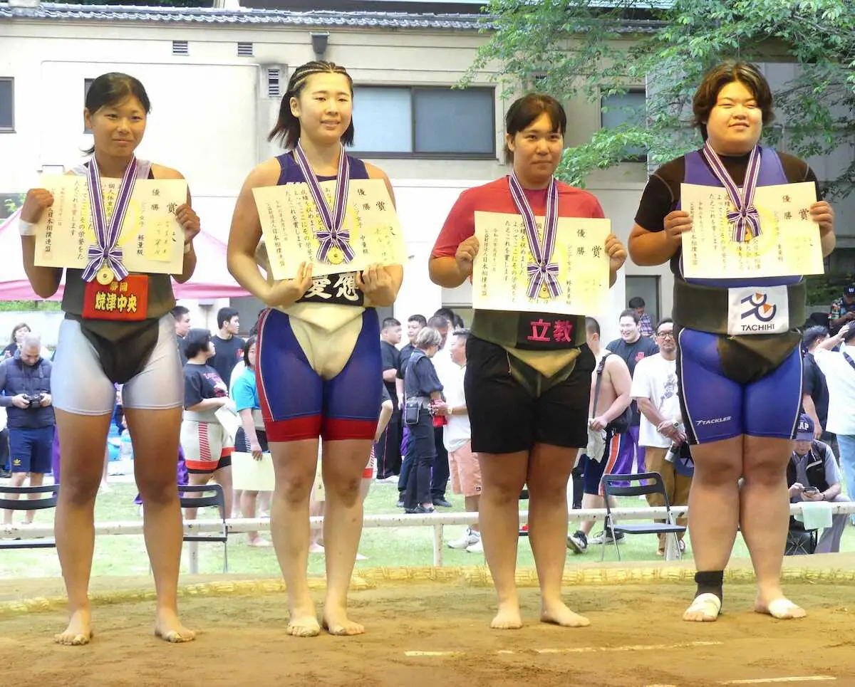 世界女子相撲選手権の出場権を獲得した（左から）軽量級・山下寧々、中量級・長谷川理央、軽重量級・石井さくら、重量級・久野愛莉