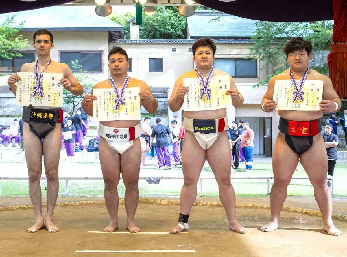 世界選手権の出場権を獲得した（左から）軽量級・和宇慶一騎、中量級・龍山和彦、軽重量級・三輪隼斗、重量級・竹内宏晟