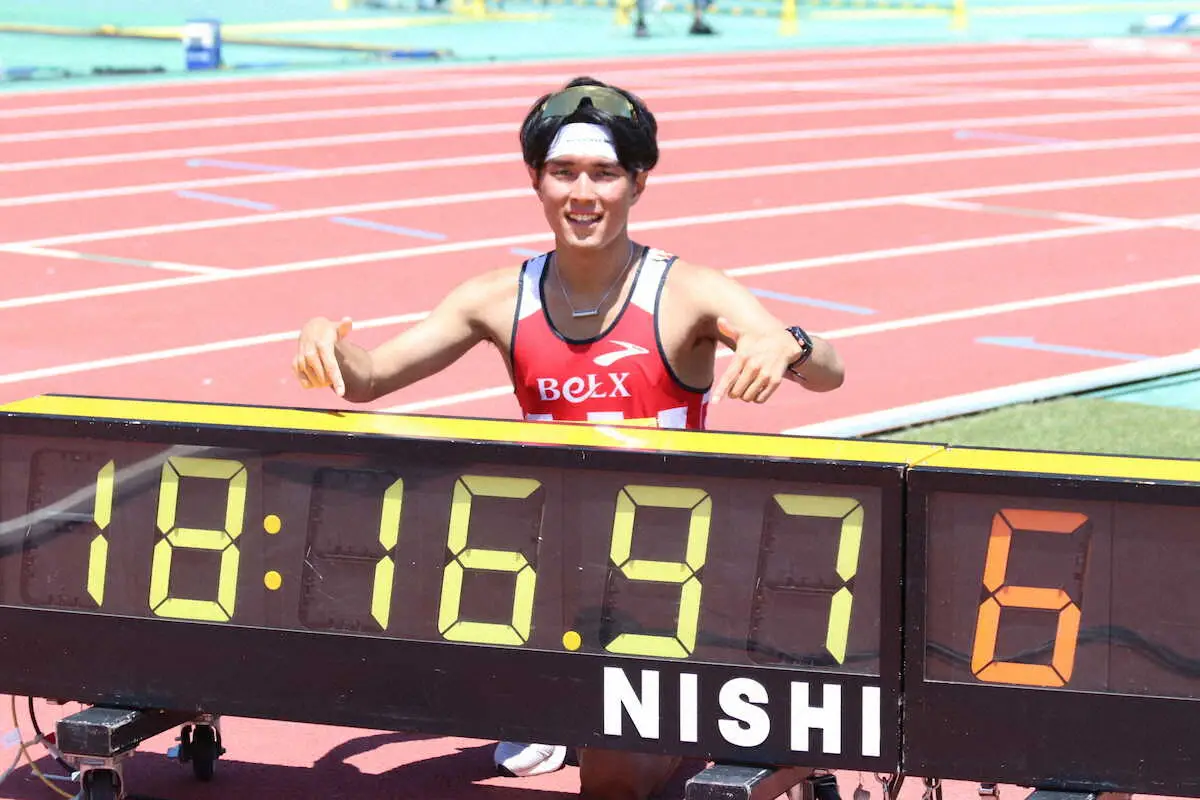 東日本実業団陸上競技選手権の男子5000メートル競歩で日本新記録を樹立した浜西（撮影・中村　和也）