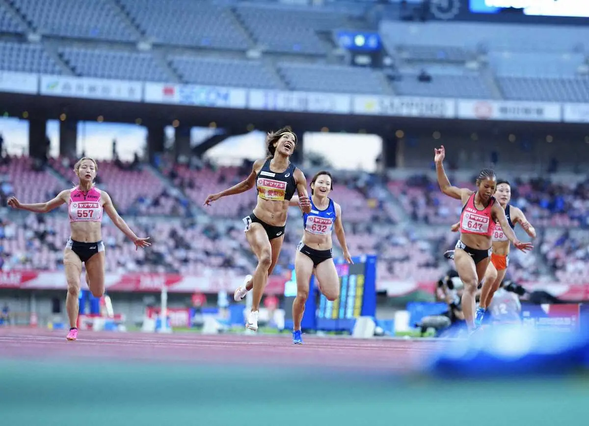 ＜陸上日本選手権第2日＞女子100メートル決勝、優勝した君嶋愛梨沙（左から2人目）