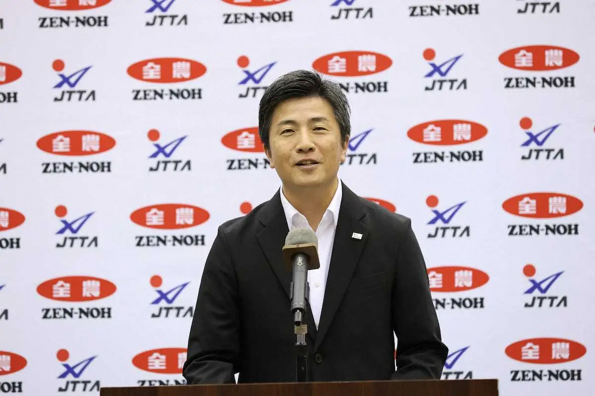 全農杯2024年全日本卓球選手権大会（ホープス・カブ・バンビの部）開会式で激励した全農の澤田洋志広報・調査部部長