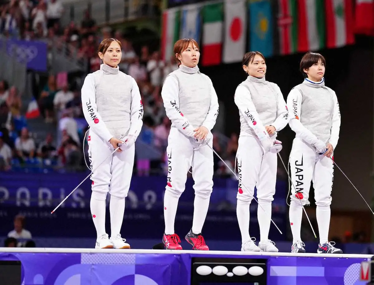 ＜パリ五輪　フェンシング女子フルーレ団体＞3位決定戦に臨む日本（撮影・小海途　良幹）