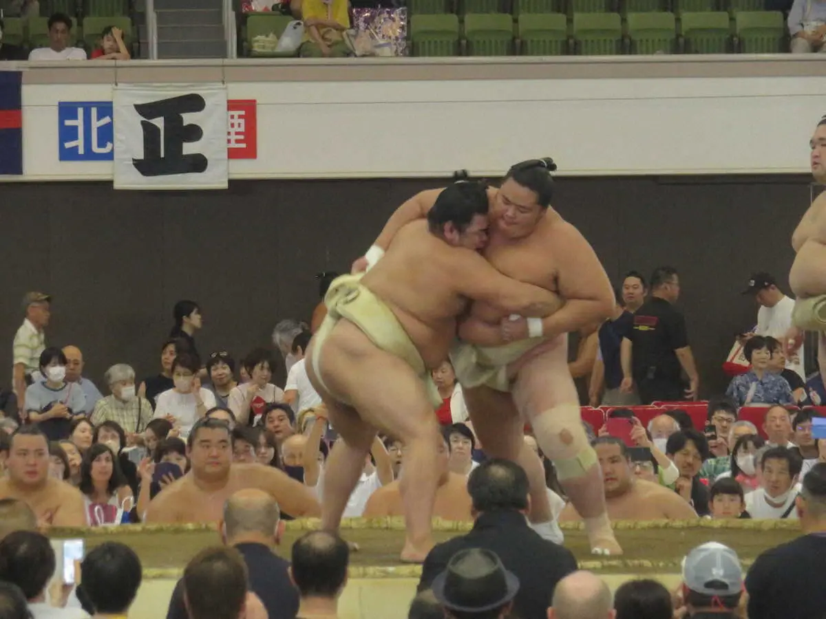 琴桜がレスリング男子の世界ランク1位・日下に期待　相撲経験あり、自身も胸を出す「相撲経験生きれば」