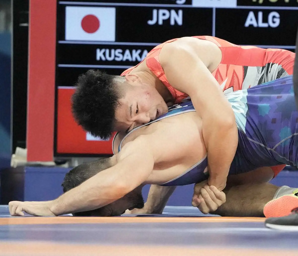 ＜パリ五輪・レスリング男子グレコローマン77キロ級1回戦＞初戦突破した日下（撮影・岡田　丈靖）