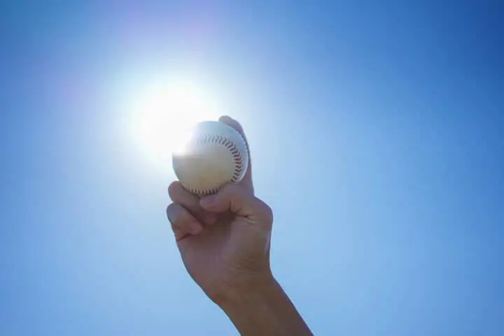 
                            今年も甲子園のシーズンがやってきました。炎天下のなか、野球をする球児たちはいろいろな意味で激アツ。午前と夕方に分けて試合…
                        