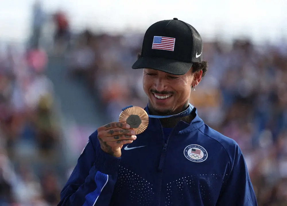 ショック！五輪メダルがボロボロ　スケボー銅メダリスト「戦争に行って戻ってきたみたいな…」