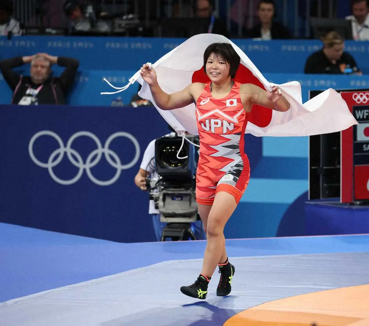 ＜パリ五輪　レスリング＞女子57キロ級決勝、金メダルを獲得する桜井つぐみ（撮影・平嶋　理子）