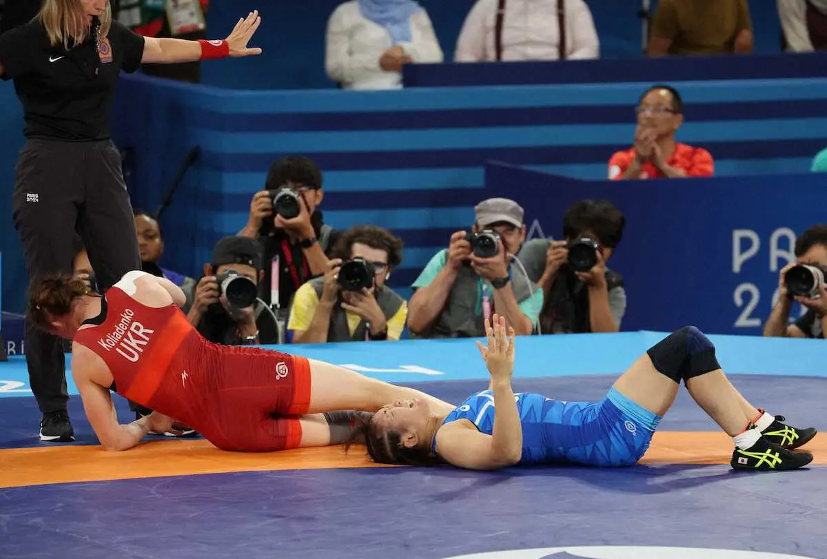 ＜パリ五輪　レスリング＞女子62キロ級決勝、金メダルを獲得する元木咲良（撮影・平嶋　理子）