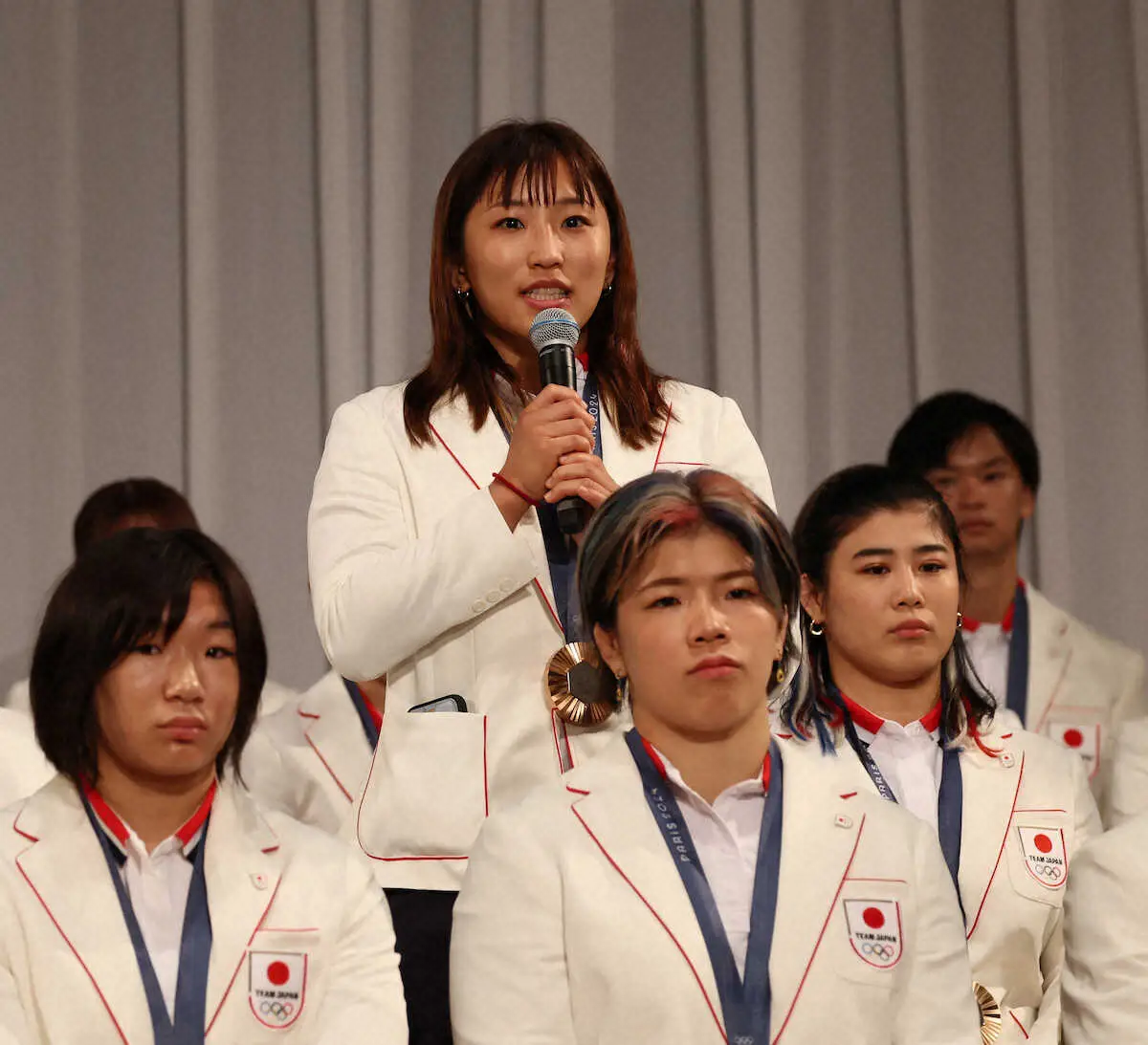 ＜パリ五輪　　TEAM　　JAPAN　　記者会見＞会見に臨むレスリングの須崎（撮影・西海健太郎）