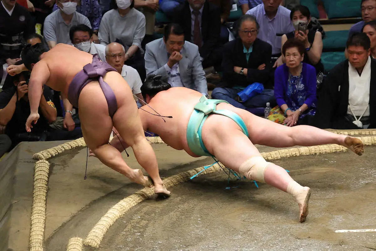 【画像・写真】2大関また明暗…琴桜は無傷の3連勝　豊昇龍は熱海富士に寄り切られ…痛恨の2敗目