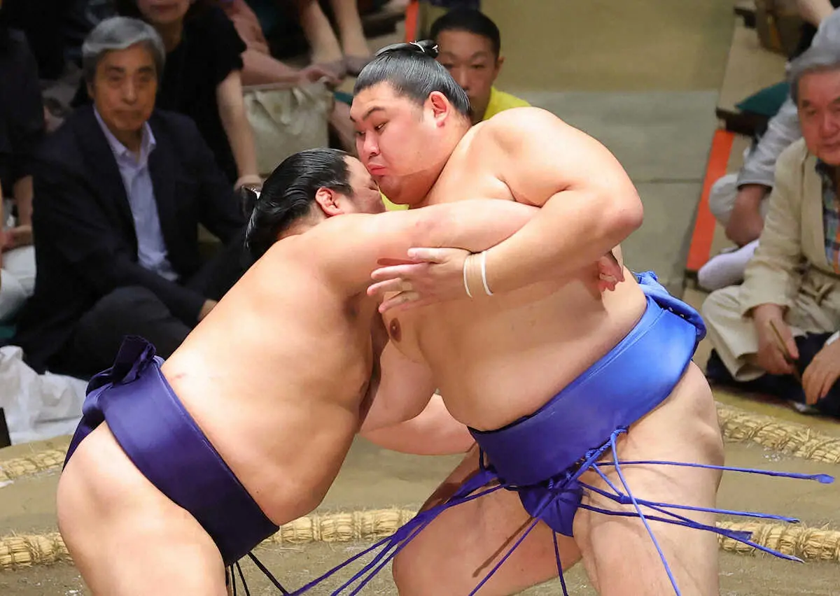 【画像・写真】大の里　平戸海との同学年対決制し単独首位7連勝！　追う霧島1敗キープ　琴桜は前半戦で2敗目