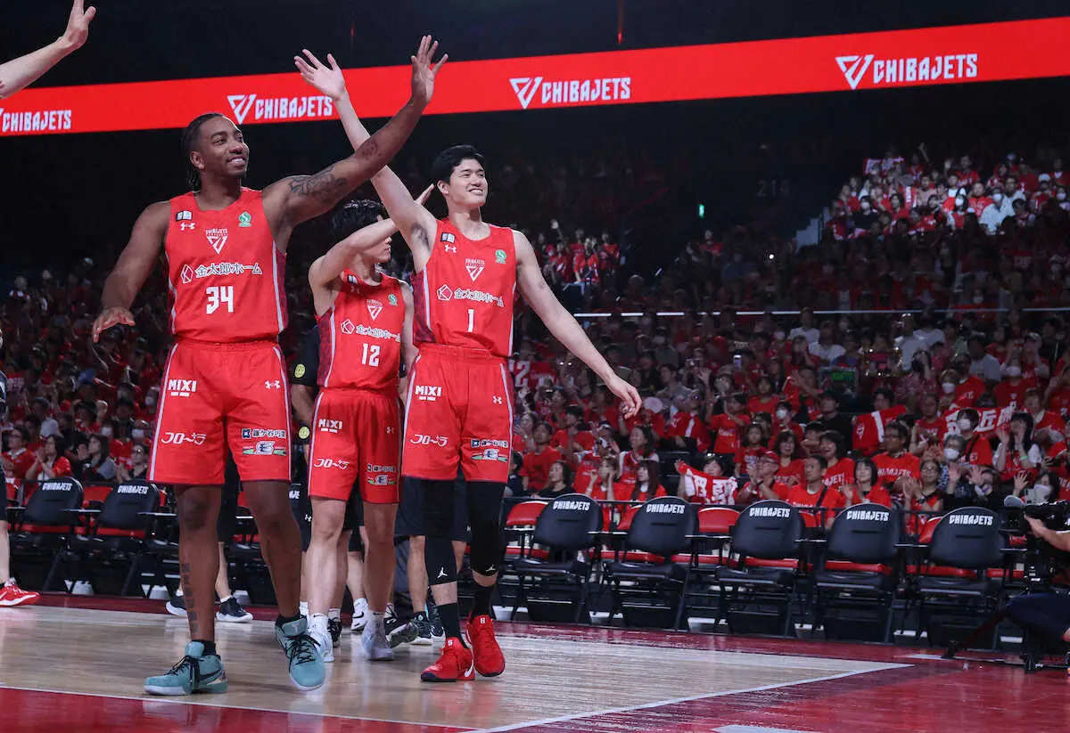 【画像・写真】渡辺雄太「優勝を目指して頑張っていけたら」千葉Jファンの前でユニ姿お披露目