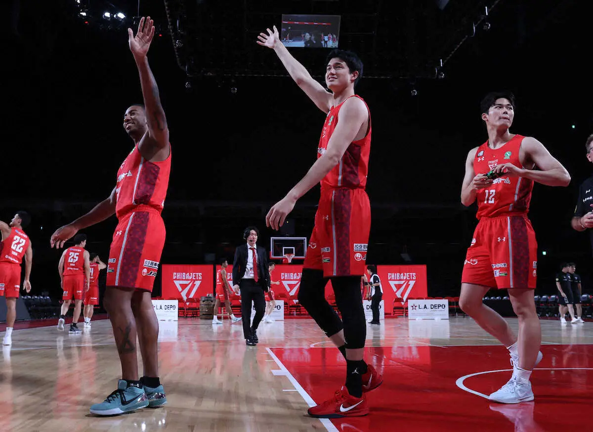 【画像・写真】渡辺雄太「優勝を目指して頑張っていけたら」千葉Jファンの前でユニ姿お披露目