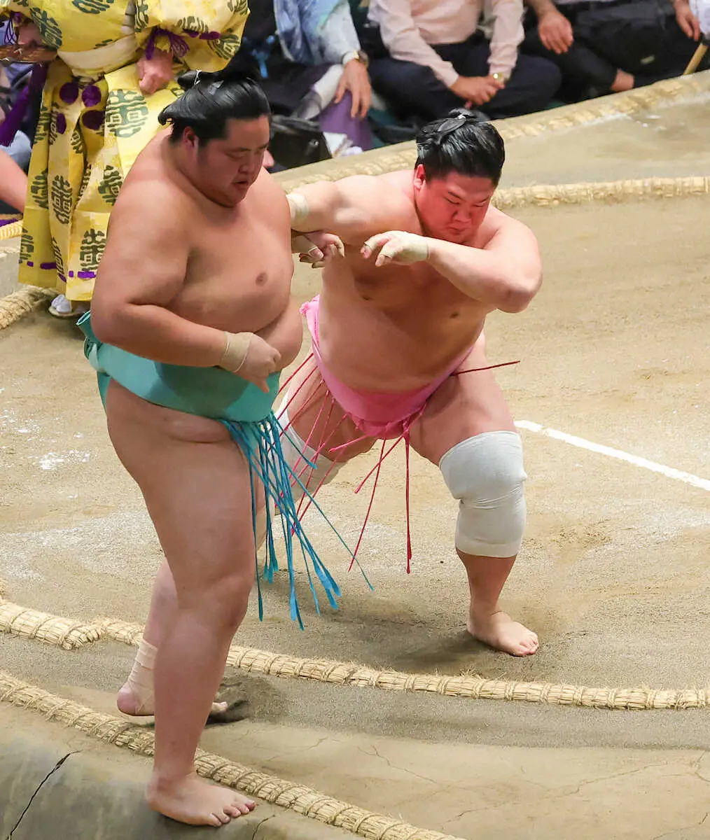 【画像・写真】大の里　若元春制し単独首位キープの無傷9連勝！琴桜が3敗目　霧島は湘南乃海を寄り切り1敗死守