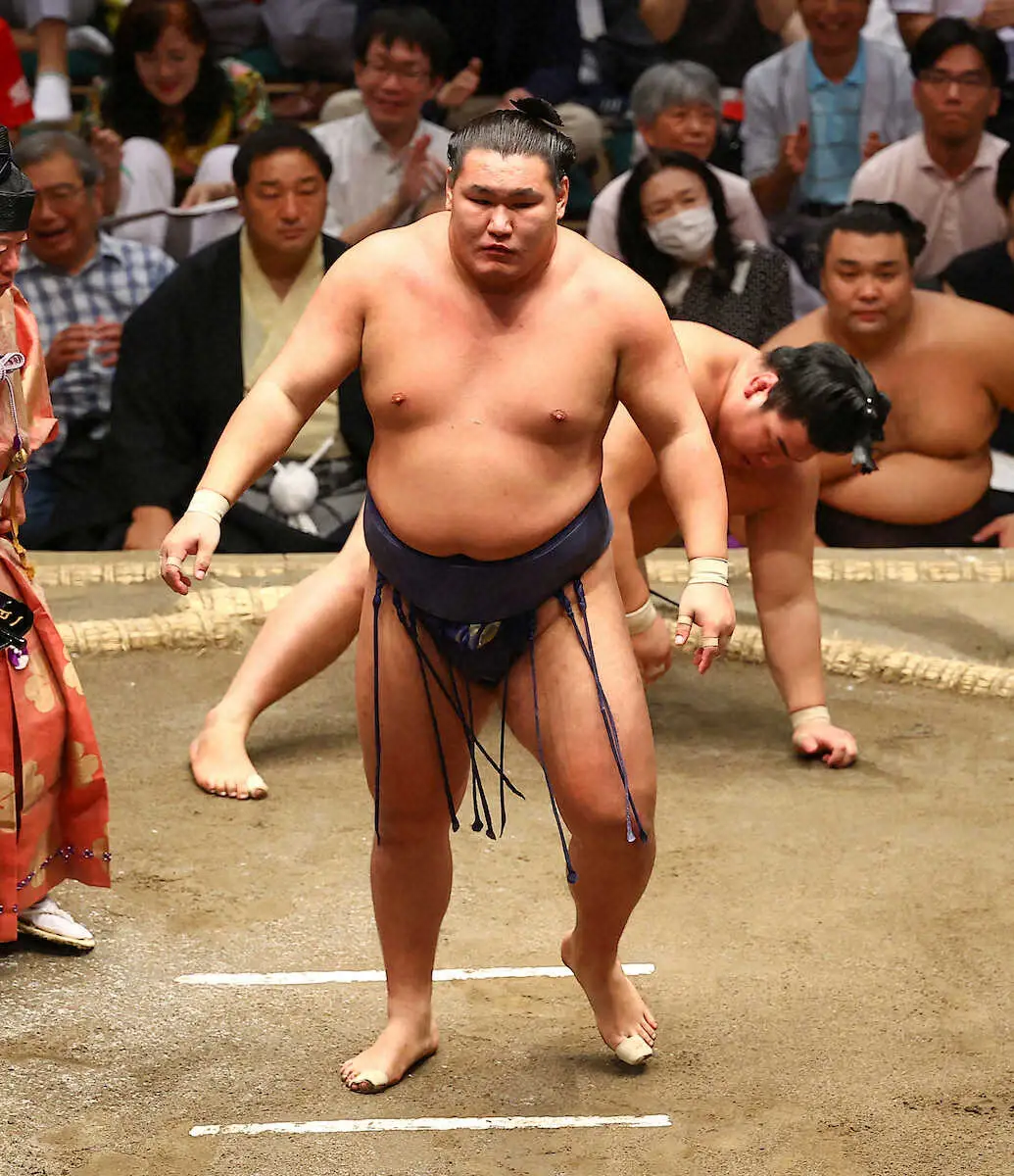 豊昇龍が今場所初の白星先行　全勝・大の里に対抗心「当たるのを待ってます。やっぱ負けたくないね」