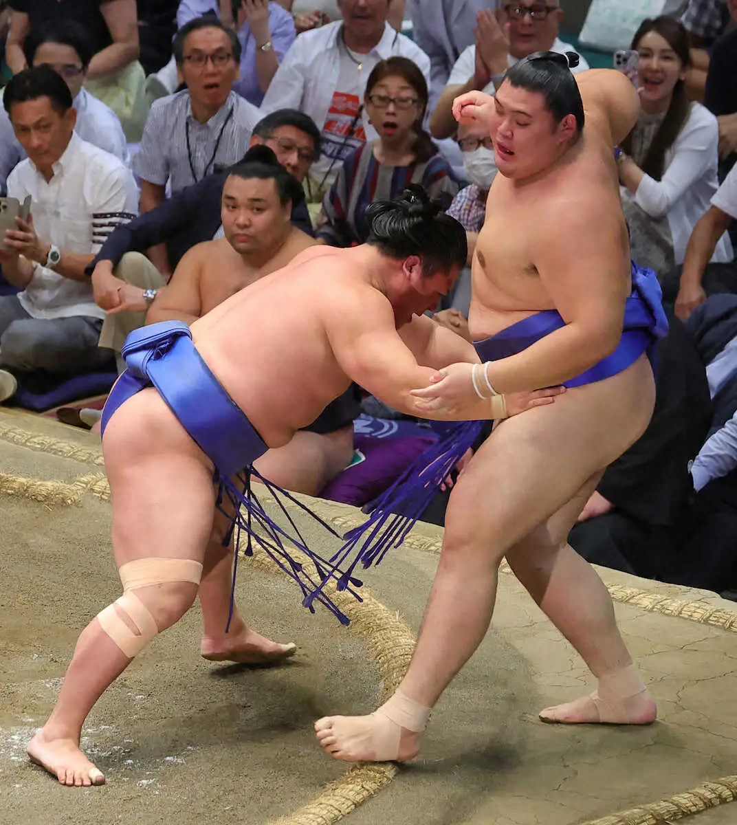 【画像・写真】大の里がついに初黒星…若隆景に寄り切られ連勝11でストップ　追う霧島、ベテラン高安が2敗死守　