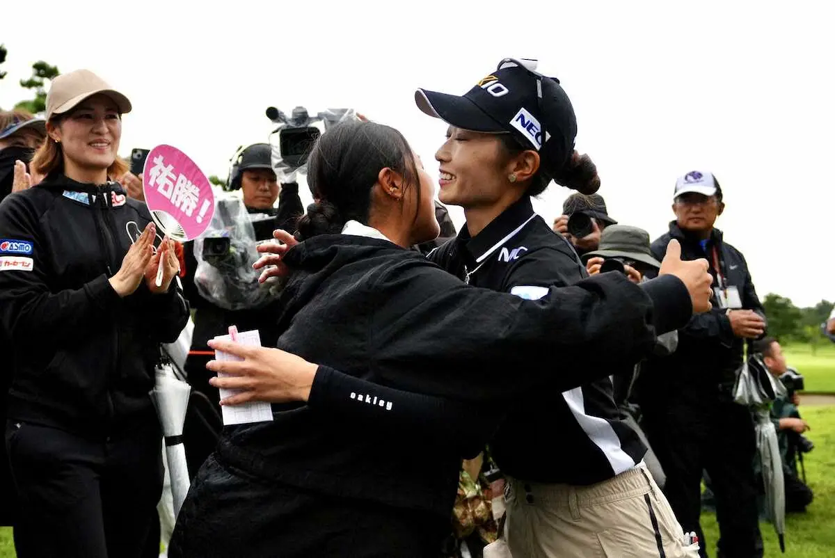 【画像・写真】「現実じゃないみたい」安田祐香が昨年のリベンジ果たしツアー初優勝