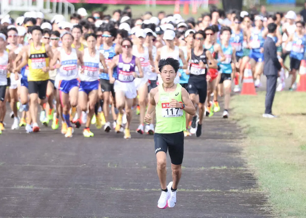 【画像・写真】日本人トップでトラックを快走する中央学院大・吉田　（撮影・村上　大輔）